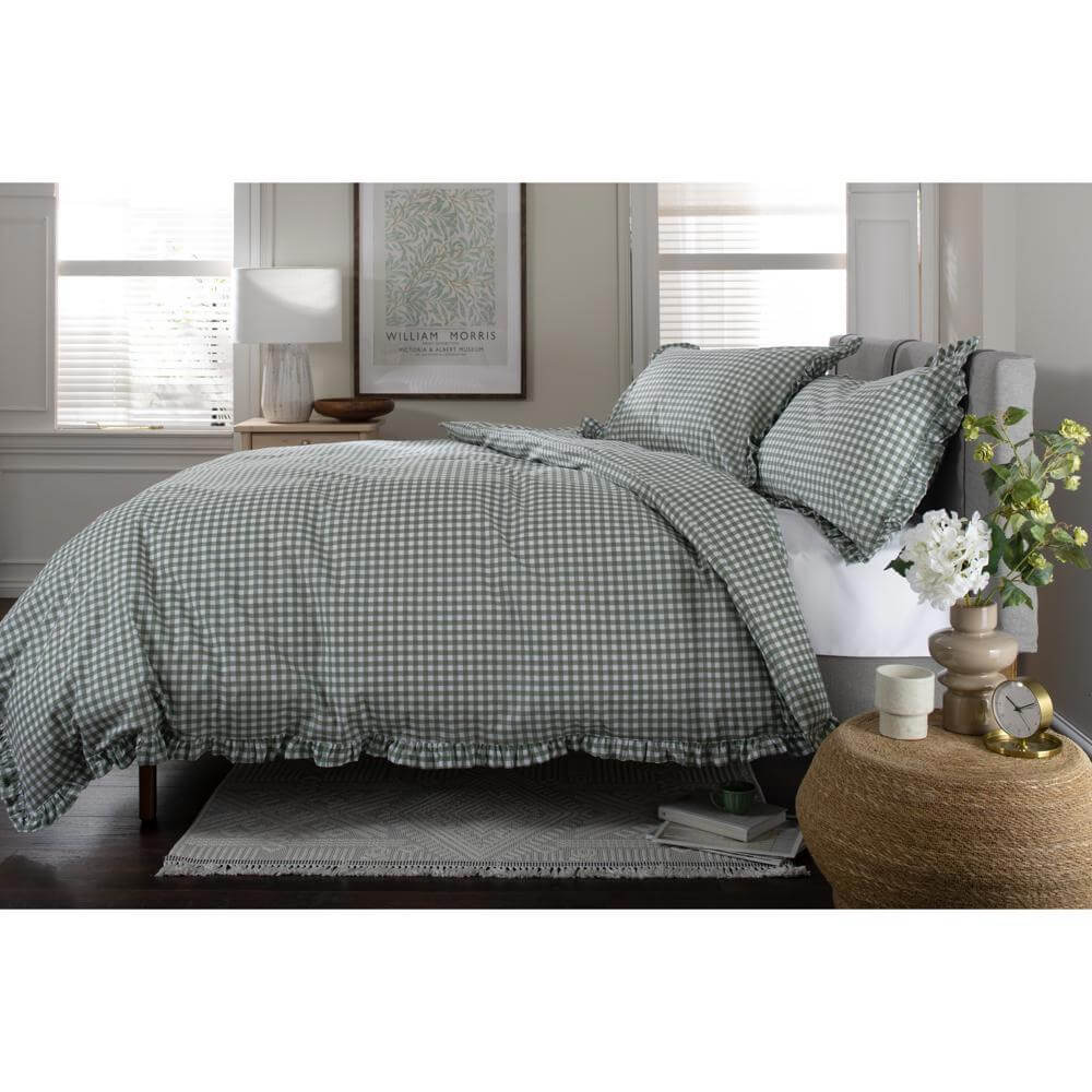Deyongs TLC Gingham Frill Duvet Set